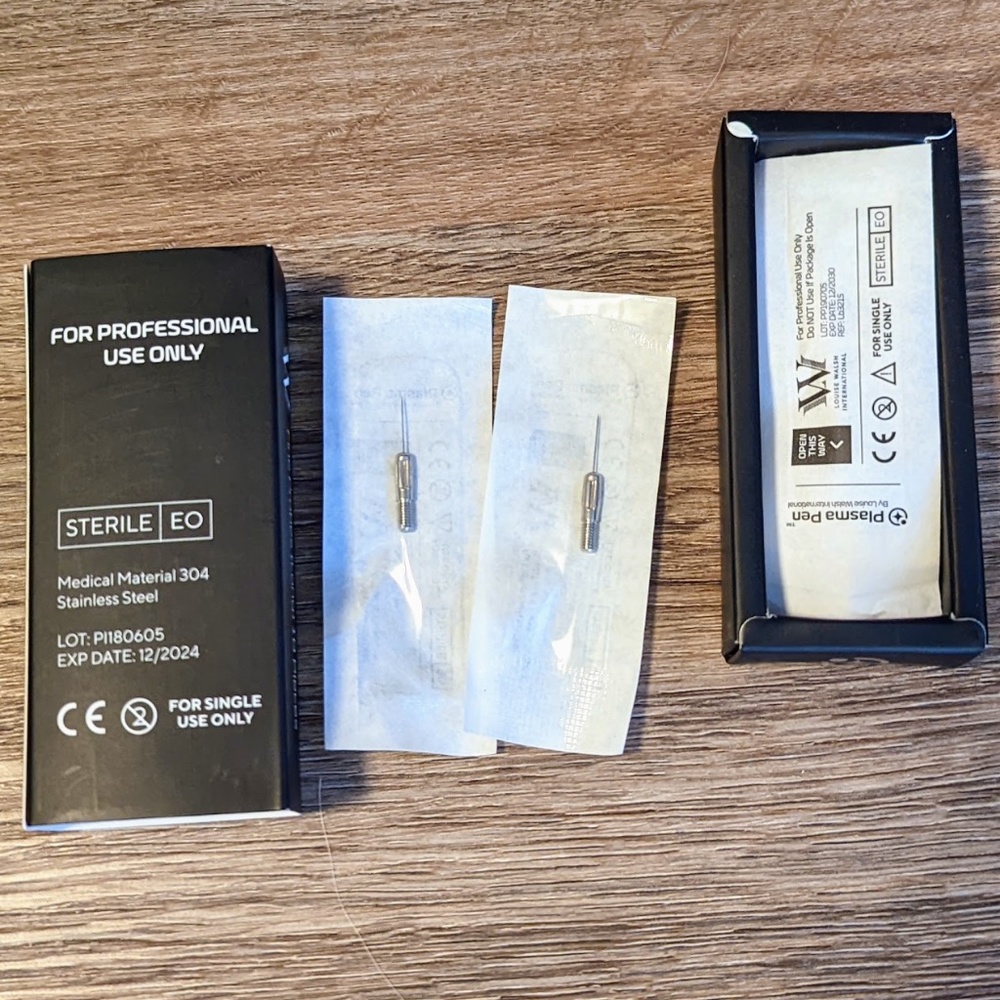 SOLD --- NWT - NEW PlasmaPen Louise Walsh 'Platinum' Fibroblast Device  - Silver - Picture 13 of 16